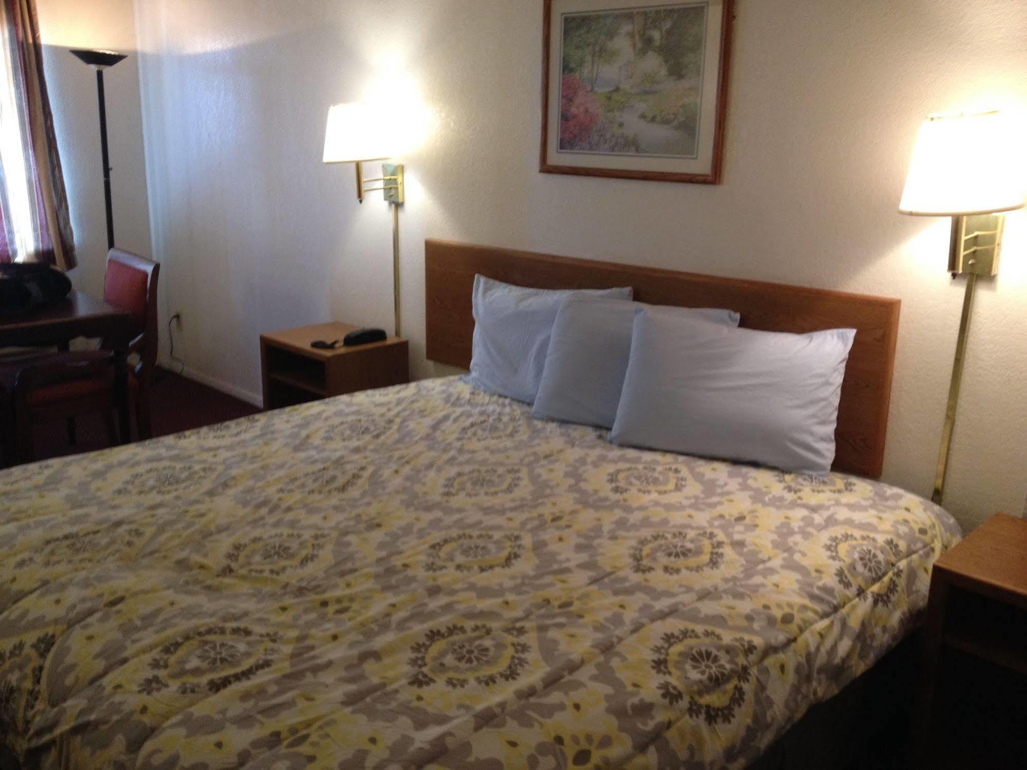Crown Inn Grand Prairie Ngoại thất bức ảnh