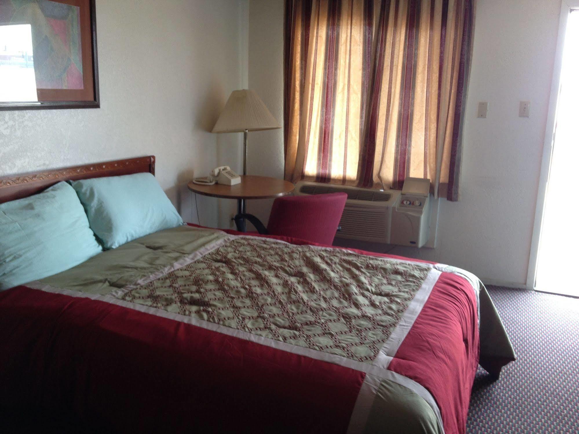 Crown Inn Grand Prairie Ngoại thất bức ảnh