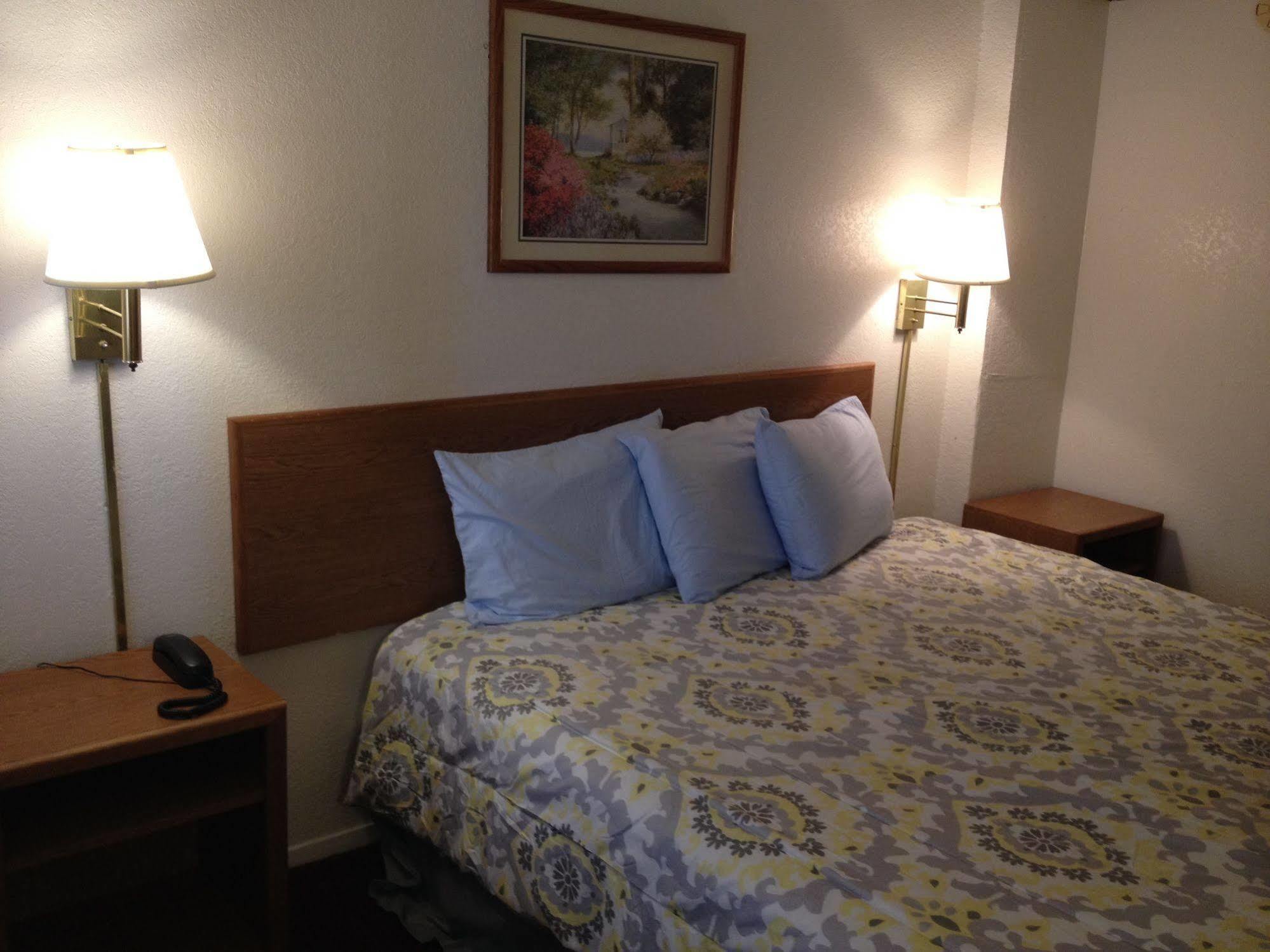 Crown Inn Grand Prairie Ngoại thất bức ảnh